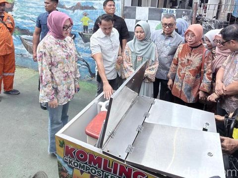 Pemkot Kendari studi tiru ke RT 11 Smart Jakarta. Pemkot Kendari studi tiru ke RT 11 Smart Jakarta untuk belajar pengelolaan lingkungan berbasis masyarakat.