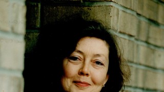 Anne Carson: Saya Lagi Ngeteh Sambil Ngemil, Ditelepon Terima Nobel Sastra