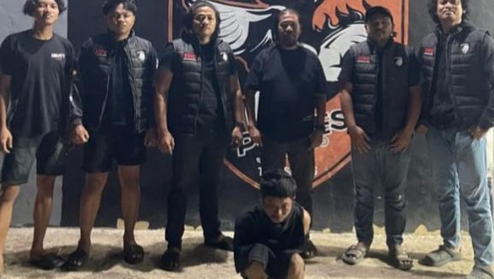 Polisi menangkap pelaku pengancaman menggunakan badik di Jeneponto.