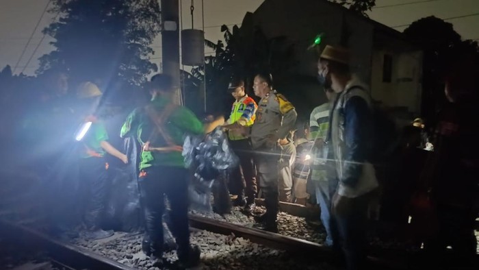 Pria tertabrak kereta di Ciputat, Tangsel