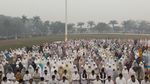 Umat Islam Palembang Gelar Shalat Istisqa di Tengah Kabut Asap