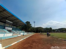 Stadion Anjuk Ladang Nganjuk Dipercantik dengan Rumput Internasional