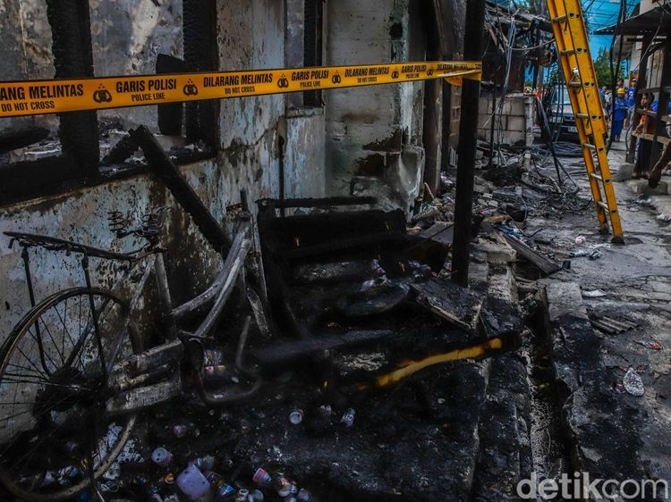 Suasana Pascakebakaran di Kemayoran, Hanguskan 8 Rumah dan Kios