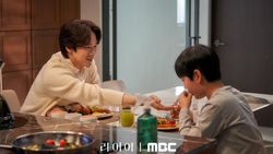 Potret Yoo Yeon Seok Jadi Ayah Tunggal di Drakor The Perfect Lie