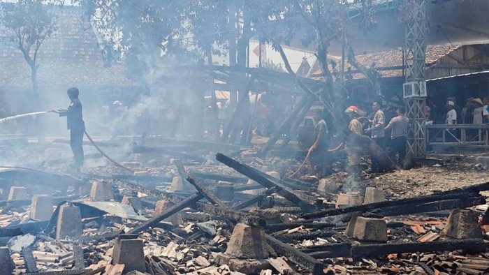 Tiga rumah hangus akibat kebakaran di Kalimaro, Kedungjati, Grobogan.