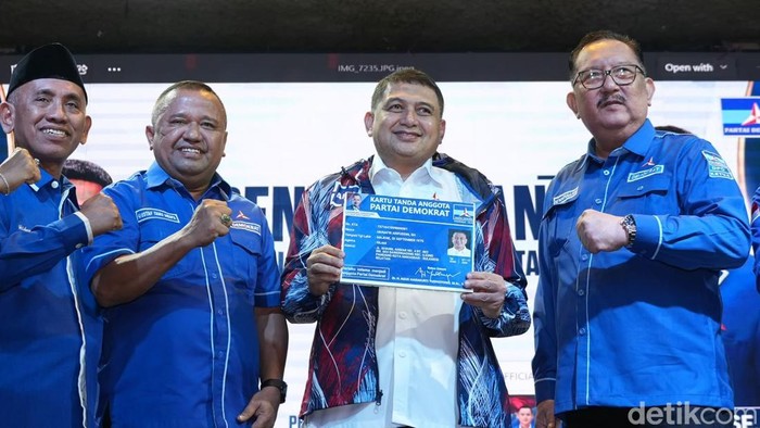 Wali Kota Makassar Munafri Appi Arifuddin resmi gabung Demokrat.