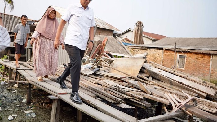 Walkot Medan Segera Bangun Rumah Warga yang 10 Tahun Tinggal di Dapur