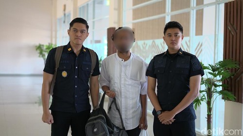 WN Pakistan dideportasi Imigrasi karena meminta sumbangan ilegal dan paksa dari masjid ke masjid di Kota Bima, NTB, Rabu (7/10/2026).