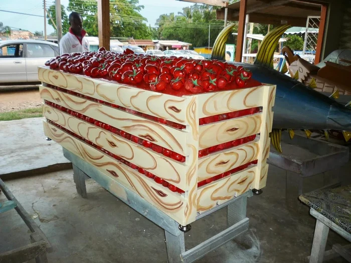 Aneh Tapi Nyata! Orang Ghana Dikubur dalam Peti Bentuk Makanan