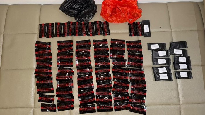Barang bukti catridge etomidate dari Pontianak yang dibawa kurir ke Kaltim. (Istimewa)