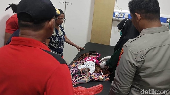 bayi 3 bulan yang ditemukan di pinggir jalan raya di Tapteng. (Istimewa)