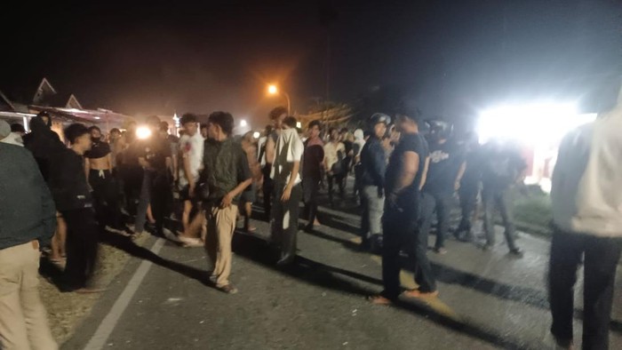 Bentrokan pemuda antardesa pecah di Luwu Timur.