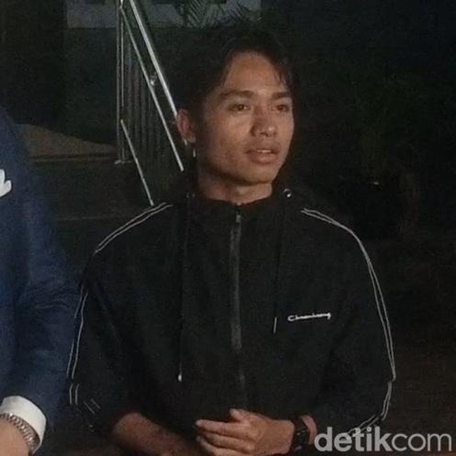 Potret Kondisi Betrand Peto Usai 9 Jam Diperiksa Soal Kasus Kekerasan Seksual