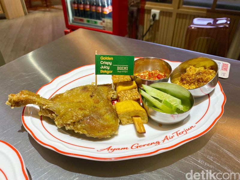 Menu makanan di Boemi Yamgor