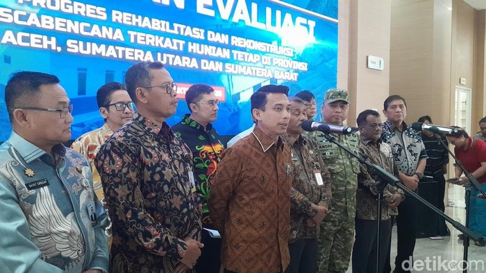 Deputi Bidang Koordinasi Pembangunan Perumahan dan Sarana dan Prasarana Permukiman, Kemenko Bidang Infrastruktur dan Pembangunan Kewilayahan, Ronny Hutahayan (Foto: Nizar Aldi/detikSumut)