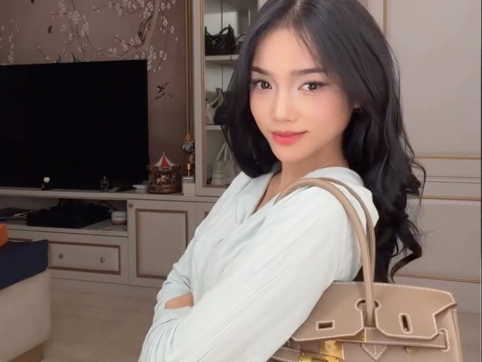 Koleksi Tas Mewah Bertambah, Fuji Pamer Hermes Birkin Seharga Ratusan Juta (2)