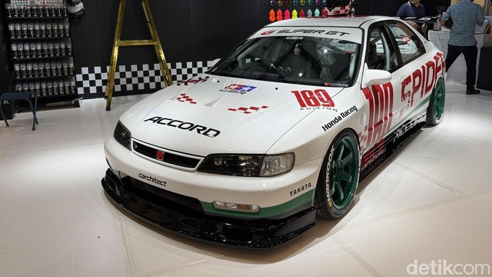 Cat Spider dan W2R Bangkitkan Aura Balap di Honda Accord Tua