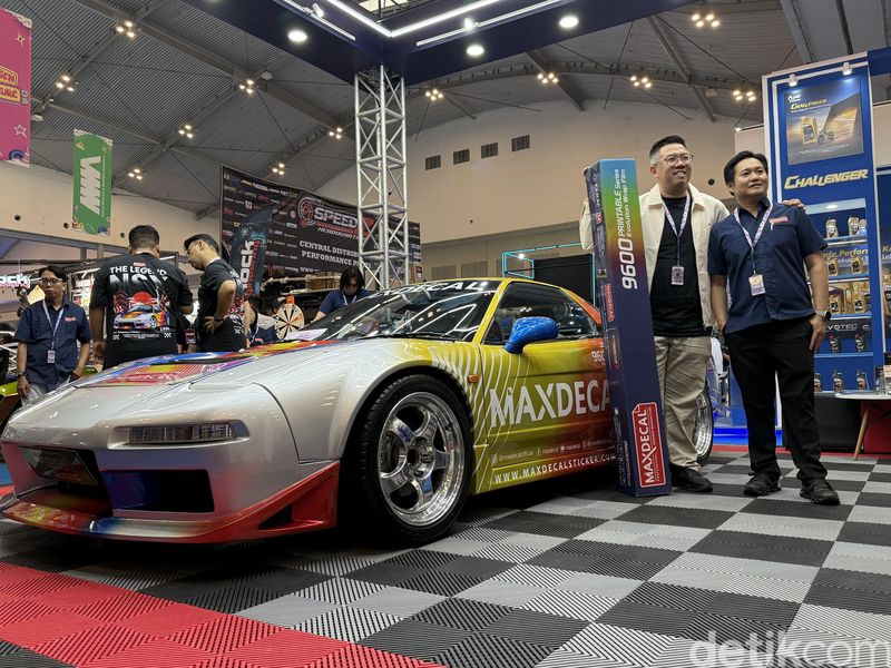 Sentuhan Kreatif MaxDecal Ubah Tampilan Honda NSX di Pameran Otomotif (3)