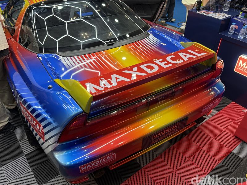 Sentuhan Kreatif MaxDecal Ubah Tampilan Honda NSX di Pameran Otomotif (4)