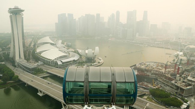 Singapura Dikepung Kabut Asap Karhutla RI, Kesehatan Warga Terancam