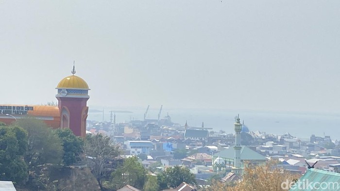 Kabut asap selimuti Kota Parepare, Sulawesi Selatan (Sulsel).