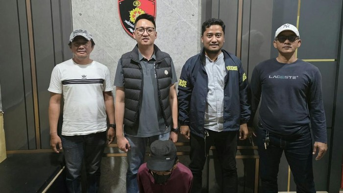 Kakek berusia 62 tahun ditangkap di Jakarta Utara, setelah diduga menipu dengan menabrakkan diri ke mobil. (dok.istimewa)