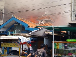 Video: Kebakaran Hanguskan Rumah di Tambora Jakbar, 50 Warga Terdampak