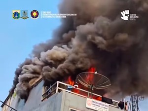 Perjuangan Ibu Loncat dari Lantai 3 Selamatkan Anak dari Kebakaran