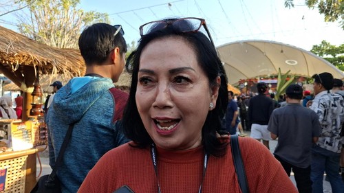 Ketua PHRI NTB, Ni Ketut Wolini, saat ditemui di Bazar Mandalika, Lombok Tengah, Jumat sore (9/10/2026). (Foto: Ahmad Viqi/detikBali)