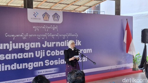 Menteri Komunikasi dan Digital, Meutya Hafid, dalam acara Kunjungan Jurnalistik Pelaksanaan Uji Coba Program Perlindungan Sosial Digital di Bali, Legian, Badung, Jumat (9/10/2026).