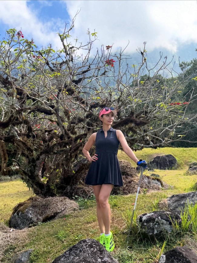 Momen Nadia Mulya Coba Main Golf Pertama Kali