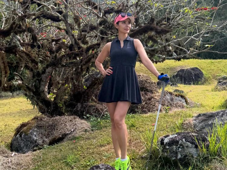 Momen Nadia Mulya Coba Main Golf Pertama Kali