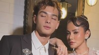 Ya, dia 25 tahun lebih muda, ya saya punya anak. Dan ya, kami masih di sini tetap memilih satu sama lain dan merencanakan masa depan bersama, kata Olla Ramlan dalam Instagram miliknya dilihat detikcom, Sabtu (10/10/2026).  Foto: dok instagram Olla Ramlan