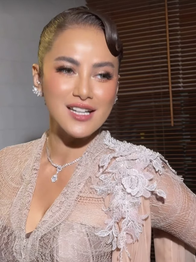 Olla Ramlan Jawab Perasaan Datang ke Nikahan Aufar Hutapea