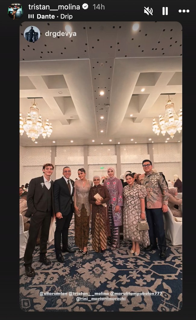 Olla tampil anggun dalam balutan kebaya dengan lengan menerawang dipadukan dengan kain lilit batik berwarna coklat. Rambutnya tampak rapi tersanggul. Foto: Instagram/@ollaramlan