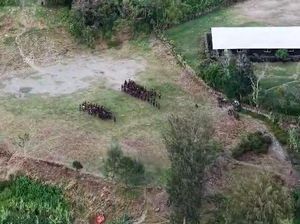 Terpantau Drone, OPM di Intan Jaya Bawa Senpi saat Upacara