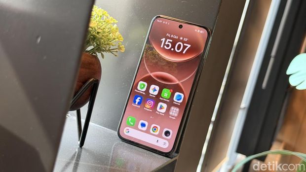Oppo A7 Pro Oppo A7 Pro