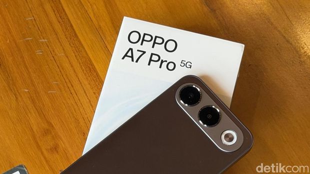 Oppo A7 Pro Oppo A7 Pro