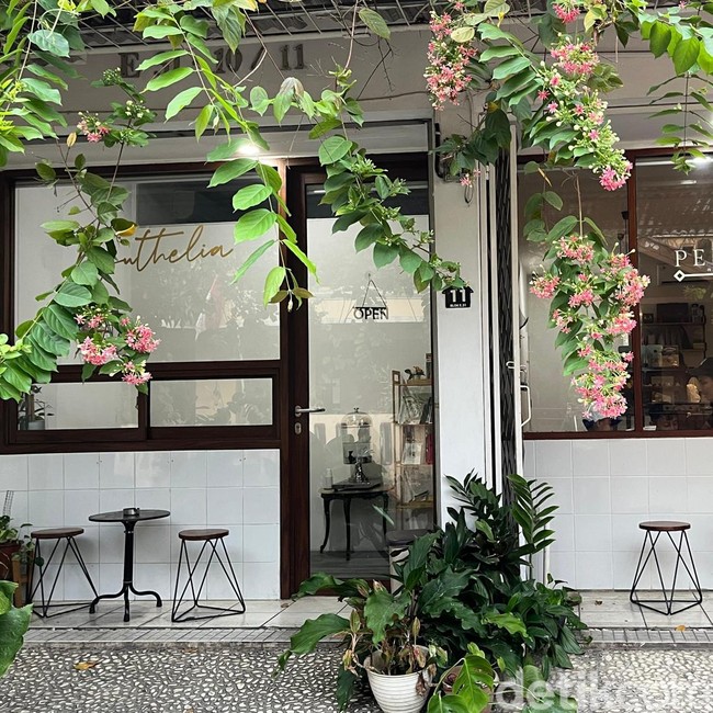 Cicip Es Kopi hingga Matcha Latte Cheese di Kafe Hidden Komplek Pamulang
