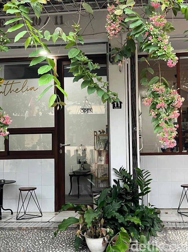 Cicip Es Kopi hingga Matcha Latte Cheese di Kafe Hidden Komplek Pamulang