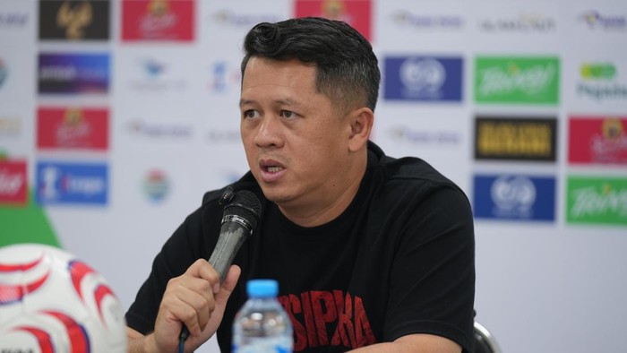 Pelatih Persipura Jayapura, Regi Aditya.