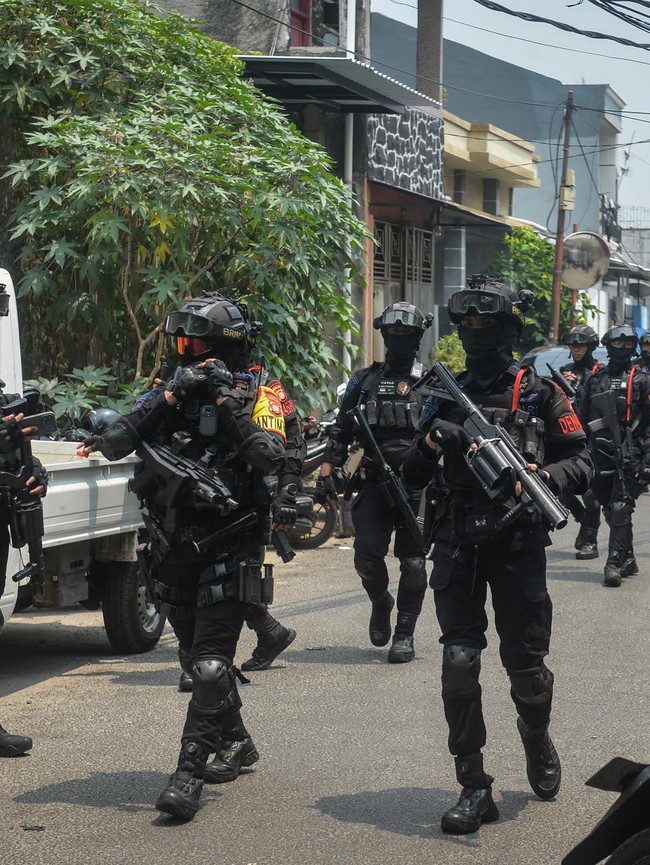 Penggerebekan Narkoba di Kampung Ambon dan Boncos, 24 Orang Diamankan
