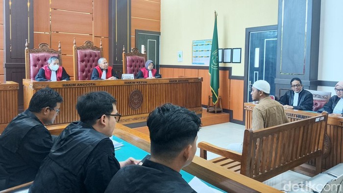 SIdang perkara Yogi kasus Starlink di Kepulauan Mentawai