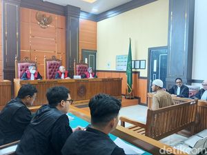 Yogi Terdakwa Kasus Jual Ulang Starlink di Mentawai Dituntut 3 Bulan Bui