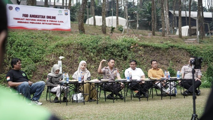 Polres Mojokerto menggelar Focus Group Discussion (FGD) terkait payung hukum dan peran ojol sebagai penjaga kamtibmas.