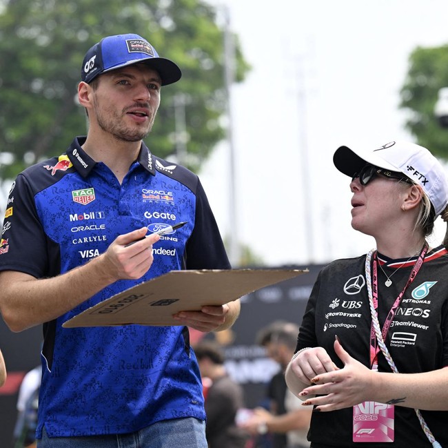 Potret Verstappen hingga Hamilton Tiba di Marina Bay untuk Latihan Bebas