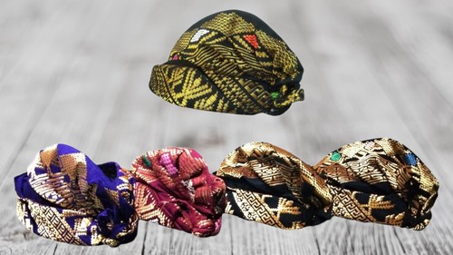 Sapuk, ikat kepala tradisional Suku Sasak, NTB. (https://smesta.umkm.go.id)