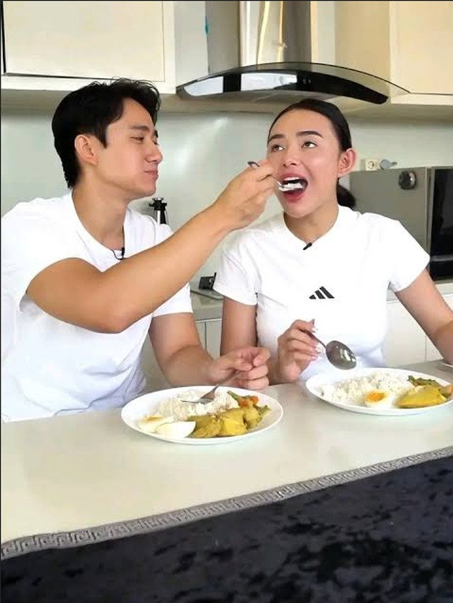 Satu Tahun Menikah, Amanda Manopo Sering Masak Buat Kenny Austin