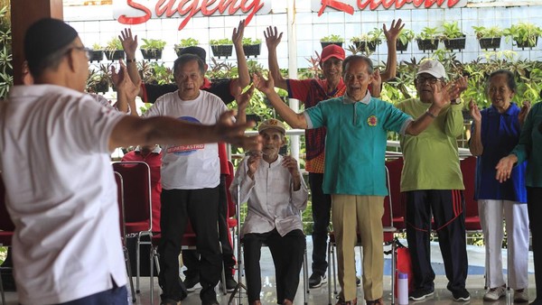Sekolah Lansia di Solo Ajak Warga Usia Senja Tetap Sehat dan Aktif