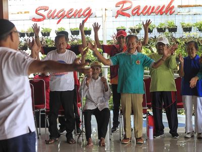 Sekolah Lansia di Solo Ajak Warga Usia Senja Tetap Sehat dan Aktif